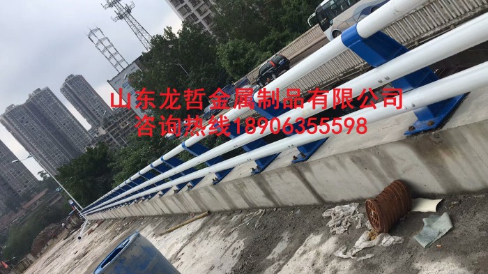 橋梁防撞護(hù)欄，防撞立柱